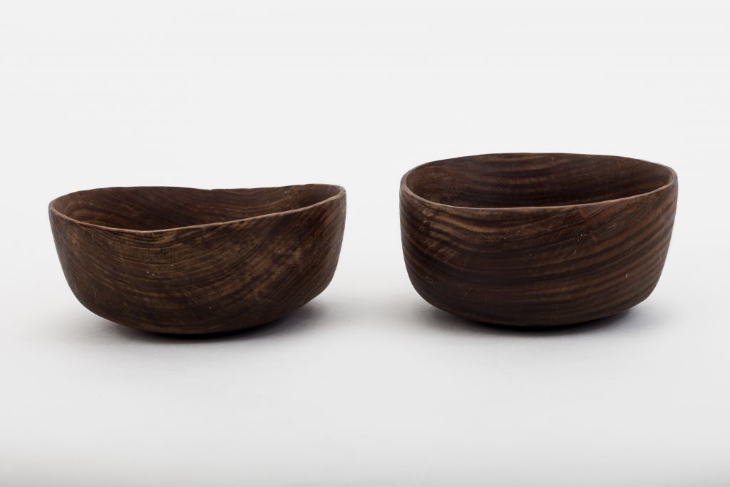 Wooden bowl (bowls).